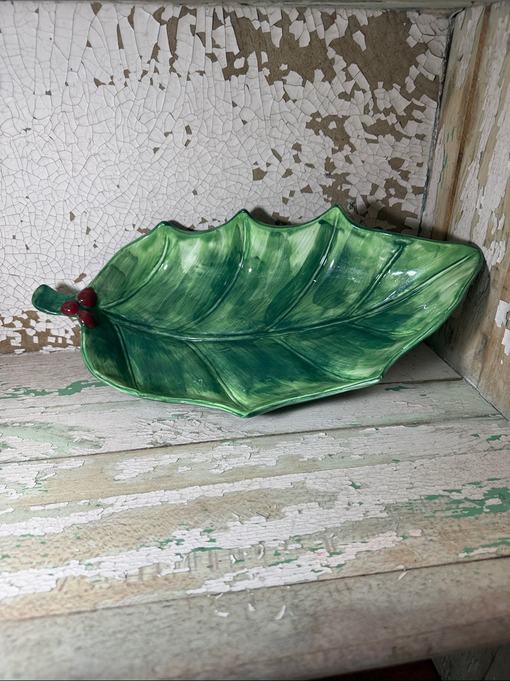 🌲 Green Ceramic Holly Leaf Decorative/Serving Dish